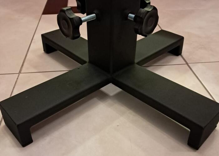 Grajewo ogłoszenia: Sprzedam stojak na choinkę. Cena 180zł.