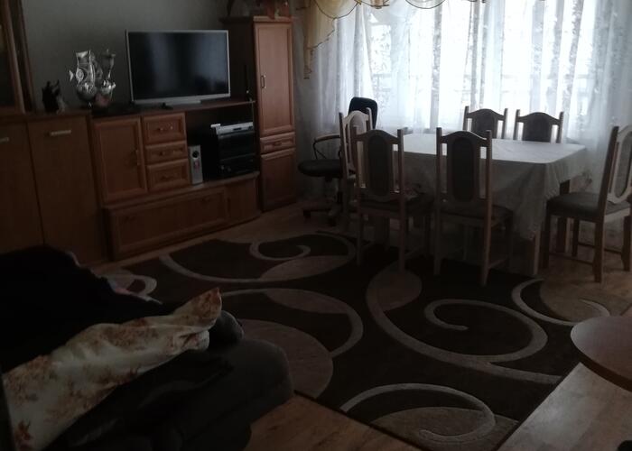 Grajewo ogłoszenia: Sprzedam stół rozkładany i 6 krzeseł w stanie bardzo dobrym.